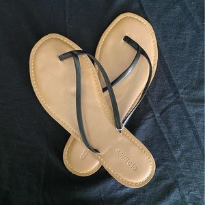 OLD NAVY Flip Flops
